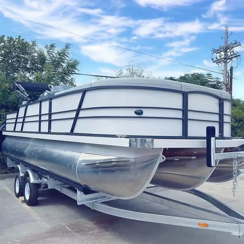New 27ft Tritoon Sport Yacht Family Leisure Fence Design Aluminium Rowing Boat with Outboard Engine for Fishing in the UK
